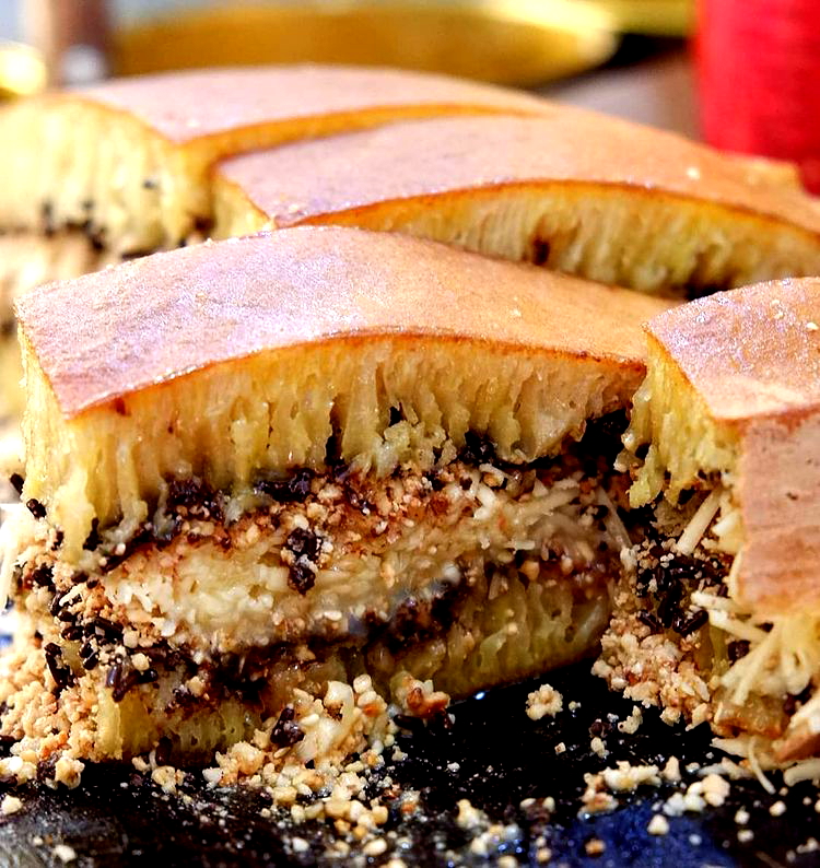 Martabak Rajabuket: Rasa yang Menggigit Jiwa di Jantung Cilacap